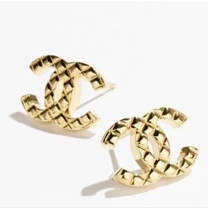 Chanel vintage Gold plated Earrings 0.5 inch